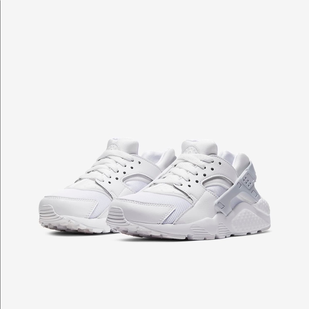 Nike Huarache, White size 5.5Y/7W NWT